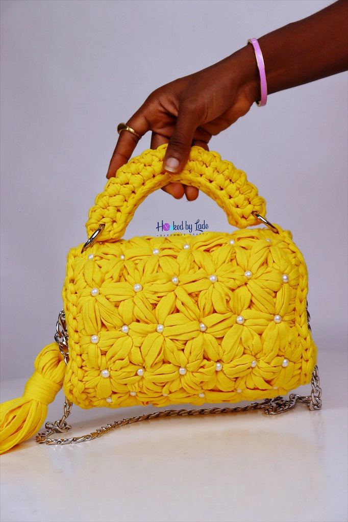 'Ladun' pearly bag in Sunlight yellow