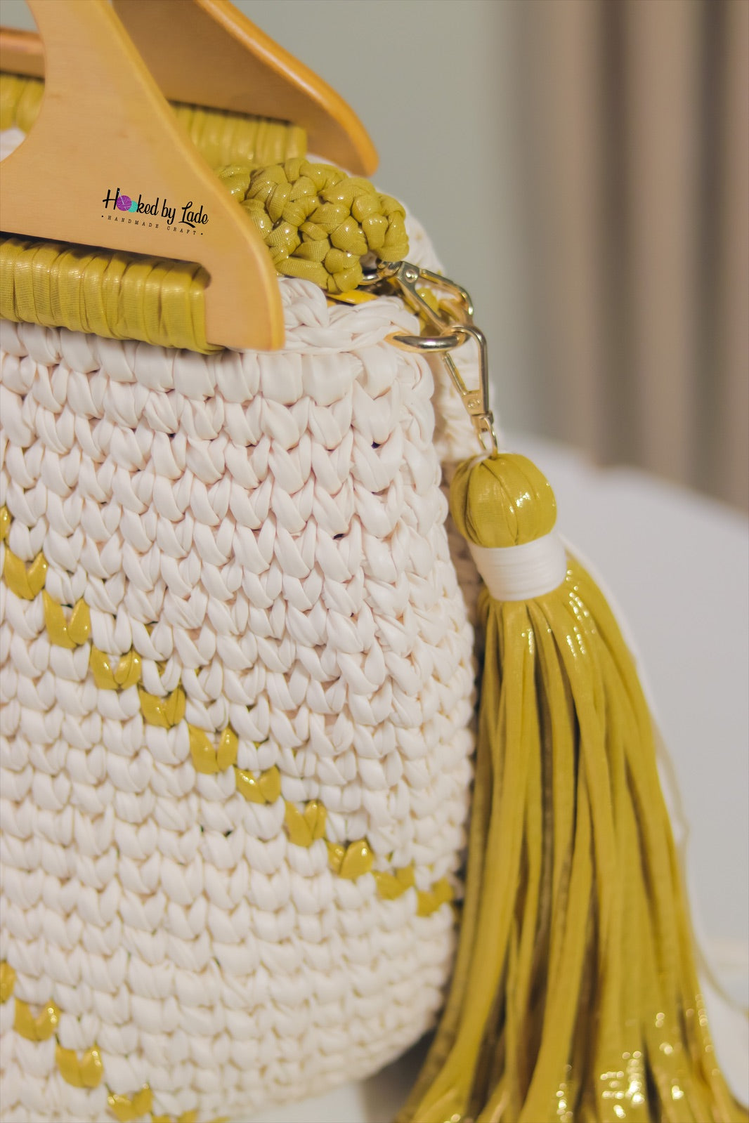 ‘The Boss’ crochet bag in Cream and Gold