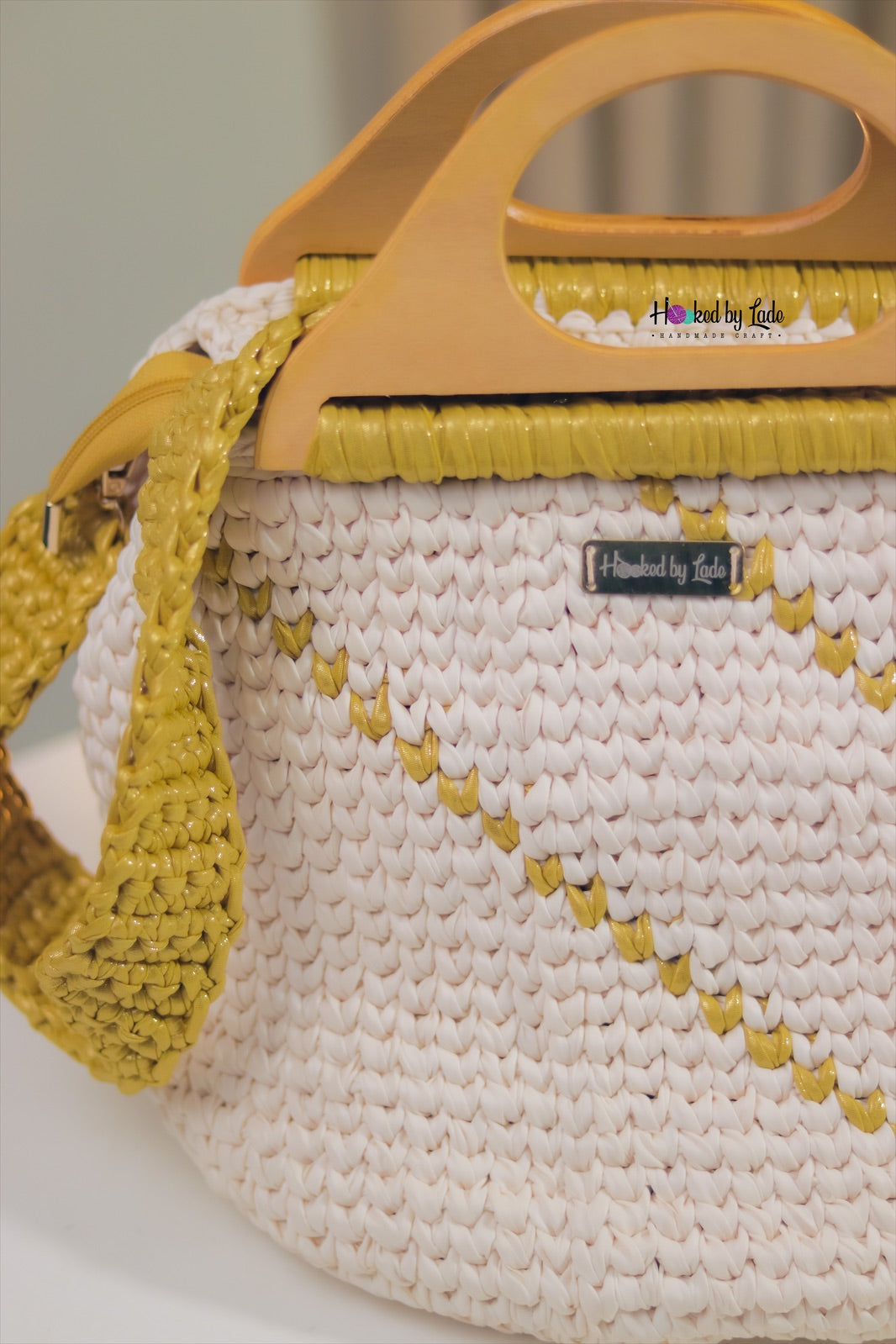 ‘The Boss’ crochet bag in Cream and Gold