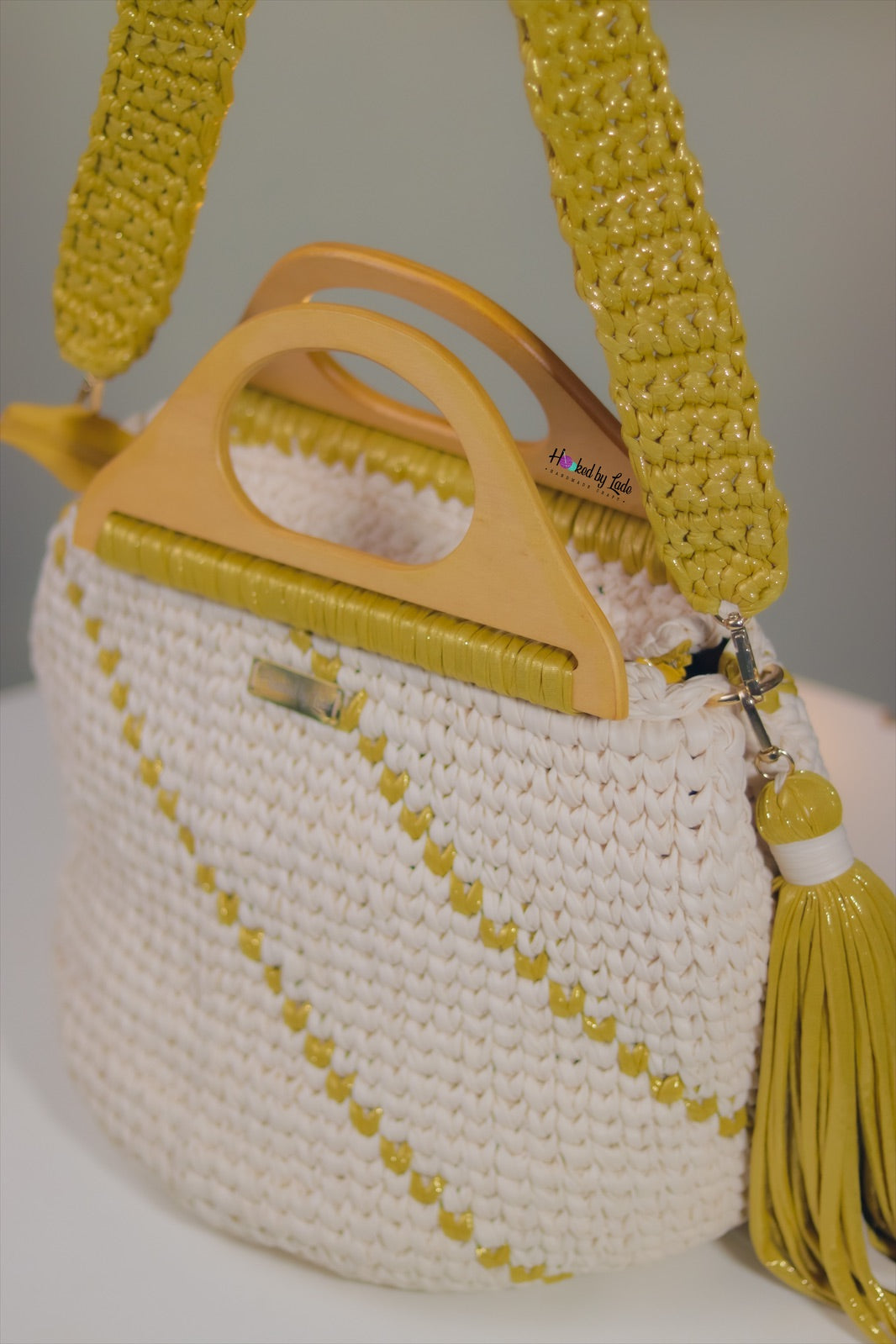 ‘The Boss’ crochet bag in Cream and Gold