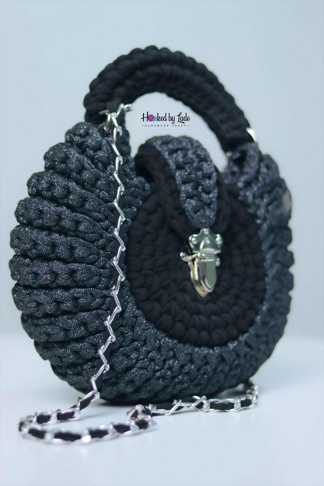 Round Crochet Bag | Stunning Crochet Bag | Hooked by Lade