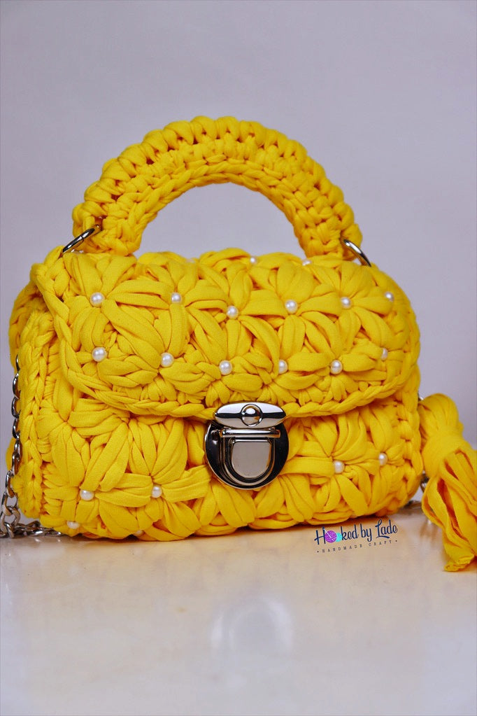 'Ladun' pearly bag in Sunlight yellow