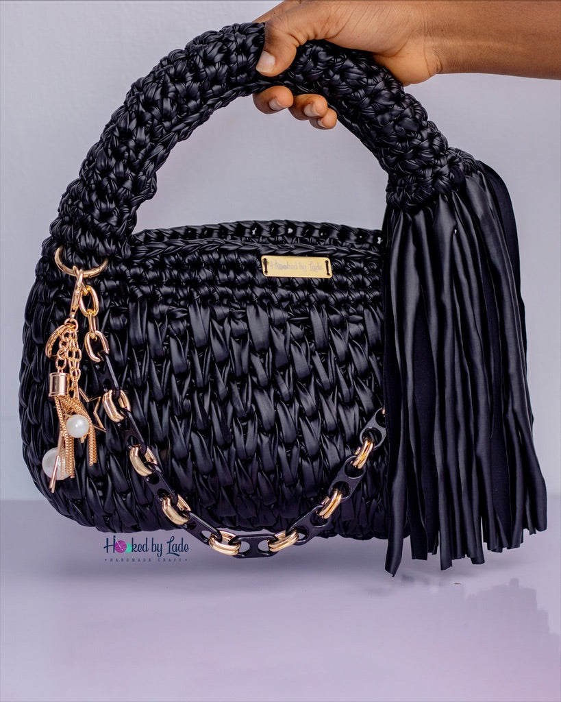 ‘Lade’ tote midi crochet bag in Black