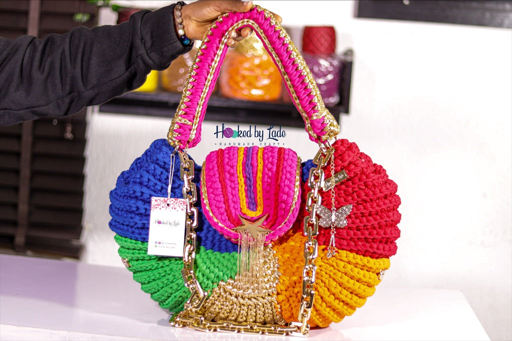 Multicolored 'Fola' XXXL Bag (16" x 6")