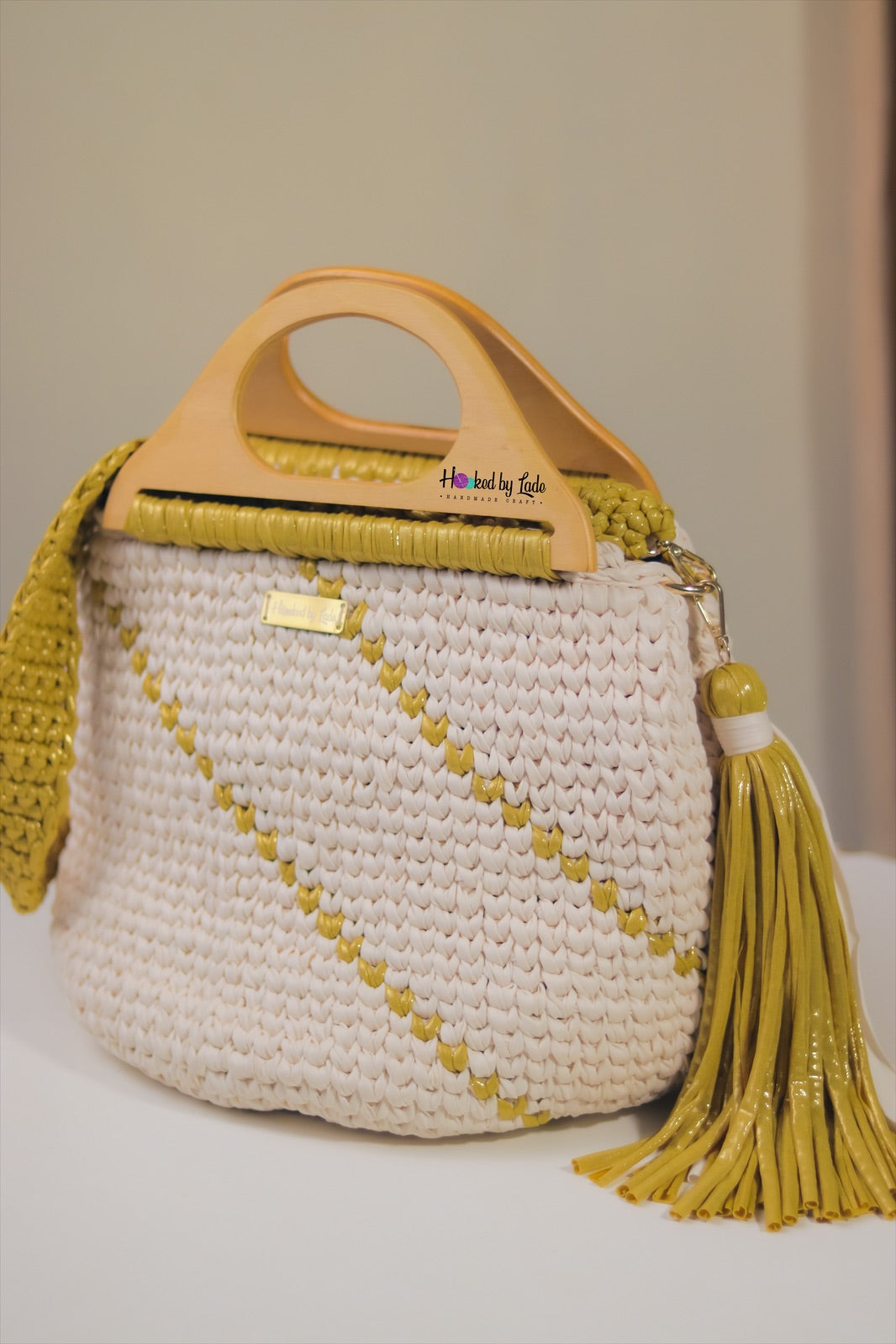 ‘The Boss’ crochet bag in Cream and Gold